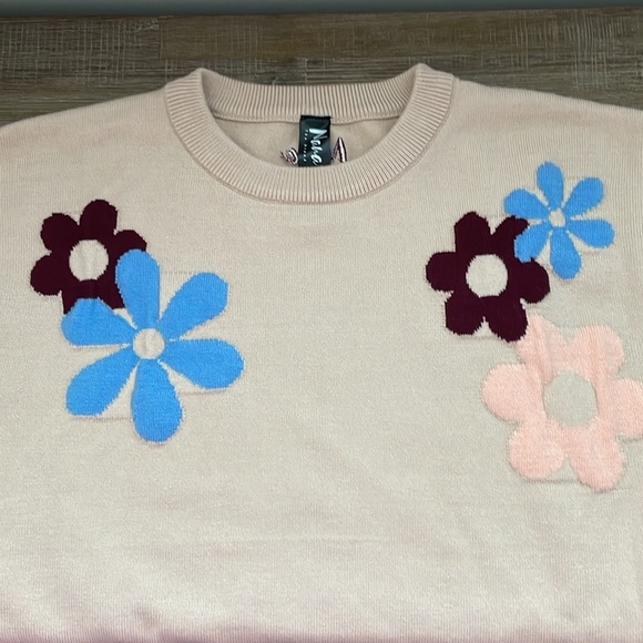 NaNa the Brand Flowers Crewneck Sweater NWT Size XS - Picture 6 of 13